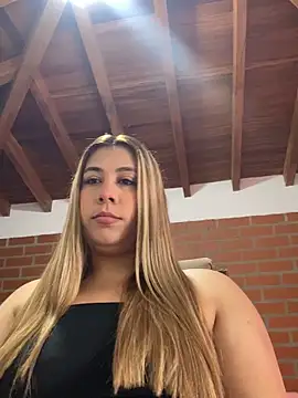 Snapshot of _BellaSmith_ chatting on June 18, 11:59 am BellaSmith online show from June 18, 11:59 am