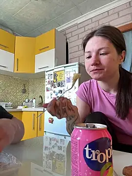 Snapshot of _viega_ chatting on April 9, 4:14 am viega online show from April 9, 4:14 am