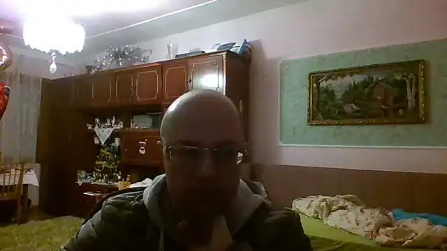 Snapshot of Luceriusbigass chatting on February 14, 3:58 pm Luceriusbigass online show from February 14, 3:58 pm