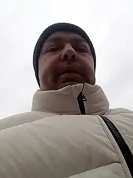 Snapshot of Luceriusbigass chatting on December 18, 11:14 am Luceriusbigass online show from December 18, 11:14 am