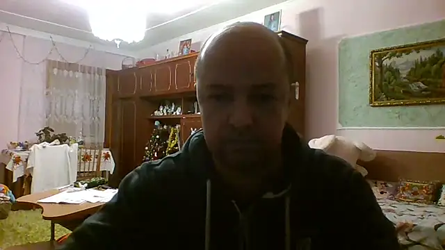 Snapshot of Luceriusbigass chatting on December 4, 5:56 pm Luceriusbigass online show from December 4, 5:56 pm