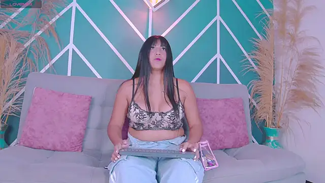 Snapshot of Grace_Walkerr chatting on April 8, 1:56 pm Grace Walkerr online show from April 8, 1:56 pm