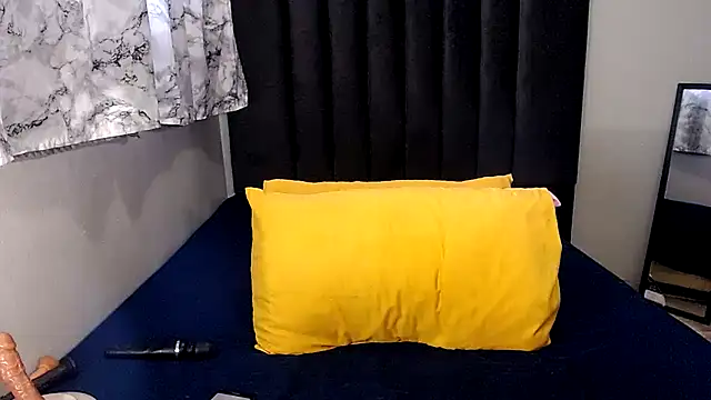SexyMiaC online show from May 28, 9:49 am