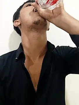 ROMEO JULIET0022 online show from April 14, 8:25 pm