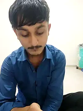 ROMEO JULIET0022 online show from April 16, 6:30 pm