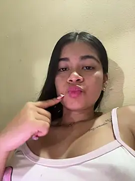 Snapshot of Kloe_zaf chatting on July 12, 7:31 am Kloe zaf online show from July 12, 7:31 am