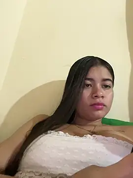Snapshot of Kloe_zaf chatting on July 1, 3:29 am Kloe zaf online show from July 1, 3:29 am