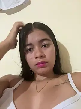 Snapshot of Kloe_zaf chatting on June 10, 5:52 am Kloe zaf online show from June 10, 5:52 am