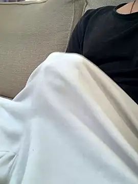 Snapshot of Sun_99 chatting on April 7, 4:42 pm Sun 99 online show from April 7, 4:42 pm