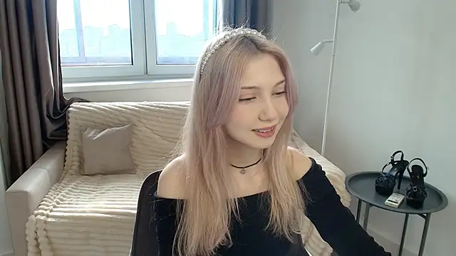 vielleee online show from April 17, 2:36 am