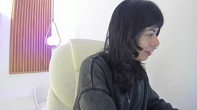 ghostmila online show from April 30, 12:23 pm