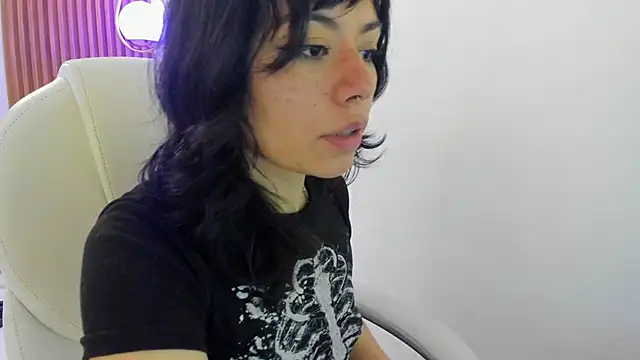 ghostmila online show from April 13, 4:11 pm