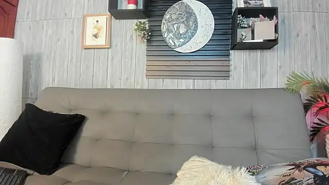 Snapshot of Alucarda666 chatting on May 10, 3:58 pm Alucarda666 online show from May 10, 3:58 pm