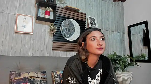 Snapshot of Alucarda666 chatting on May 15, 3:59 am Alucarda666 online show from May 15, 3:59 am