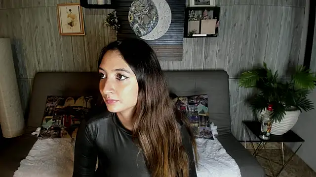 Snapshot of Alucarda666 chatting on June 6, 3:56 am Alucarda666 online show from June 6, 3:56 am