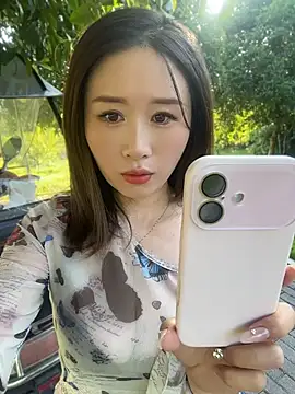 qin205205 online show from July 9, 11:26 pm
