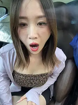 qin205205 online show from July 25, 11:16 am