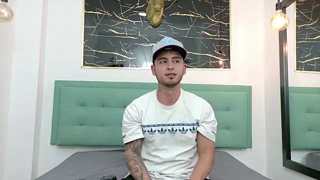 Snapshot of PowerLustX chatting on June 3, 4:13 am PowerLustX online show from June 3, 4:13 am
