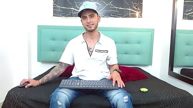 PowerLustX online show from May 6, 4:05 am