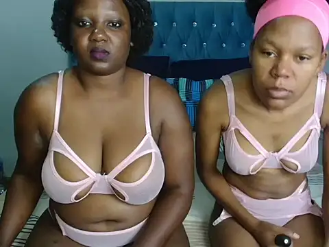 YourWifeyLily online show from May 13, 10:50 pm