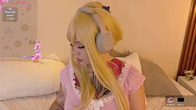 valkyrie claire  online show from April 11, 1:46 am