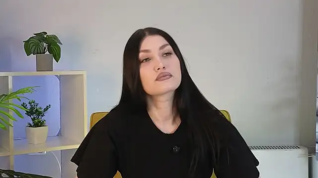 Snapshot of CheyenneGerla chatting on April 8, 8:05 am CheyenneGerla online show from April 8, 8:05 am