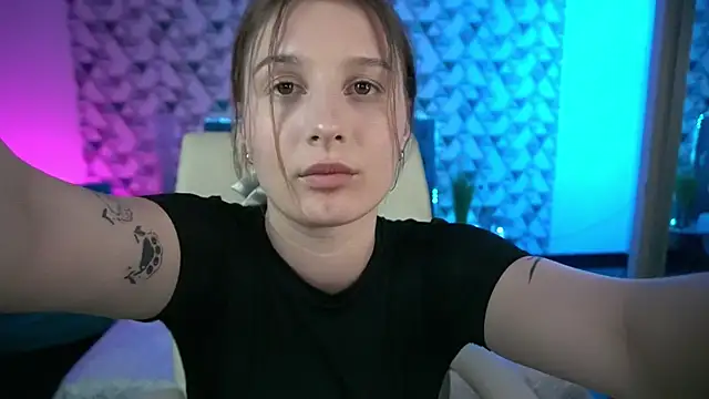 VikVikLove online show from May 20, 12:57 pm