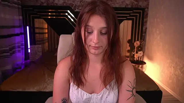 Snapshot of VikVikLove chatting on July 17, 7:00 pm VikVikLove online show from July 17, 7:00 pm