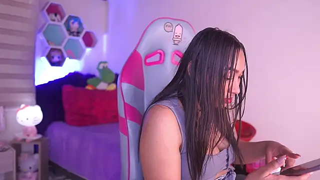 deasy  online show from April 14, 10:15 pm