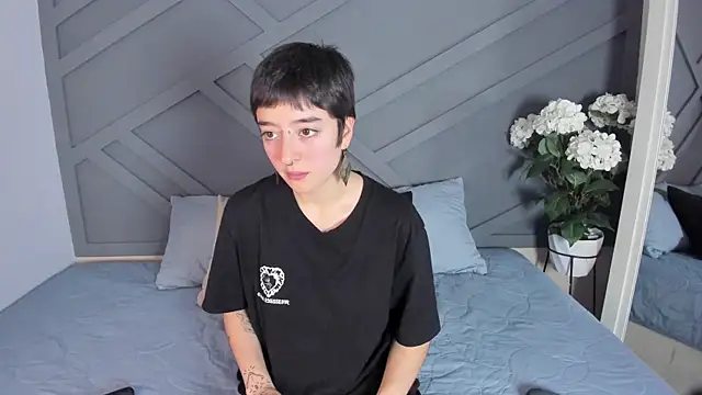 Snapshot of Atheena__ chatting on July 13, 12:37 pm Atheena online show from July 13, 12:37 pm