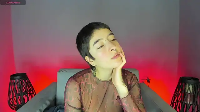 Snapshot of Atheena__ chatting on June 20, 12:32 pm Atheena online show from June 20, 12:32 pm