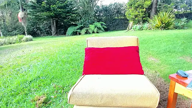 Snapshot of NatashaDiamond chatting on May 29, 1:28 pm NatashaDiamond online show from May 29, 1:28 pm