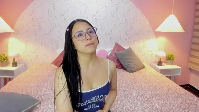 Leah Brm online show from April 9, 12:33 pm