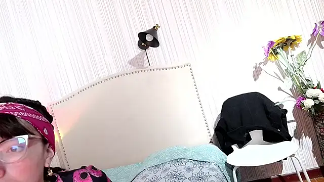 Torner alice online show from April 8, 8:10 pm