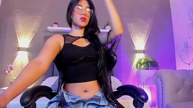 Snapshot of lunna_celeste chatting on July 18, 12:36 pm lunna celeste online show from July 18, 12:36 pm