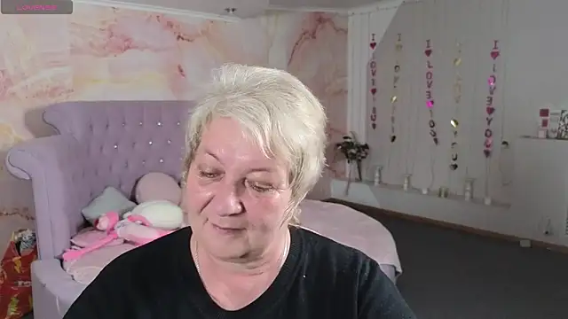 Poppy Pulse online show from April 21, 7:04 am