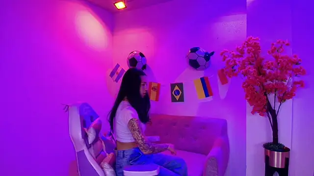 Rainy doll online show from June 26, 12:00 pm