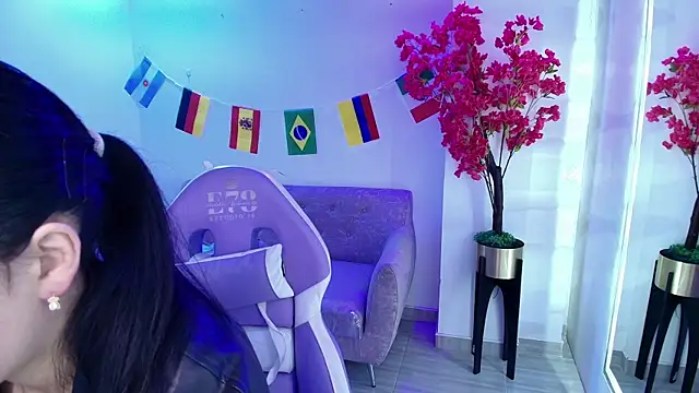 Rainy doll online show from June 17, 11:53 am