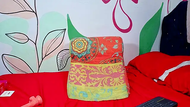 Rubi-Scarlet online show from April 16, 9:39 pm