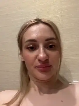 lovencat online show from April 15, 7:40 pm