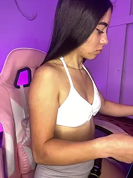 Snapshot of AMBERBUNNY_ chatting on April 14, 1:27 pm AMBERBUNNY online show from April 14, 1:27 pm