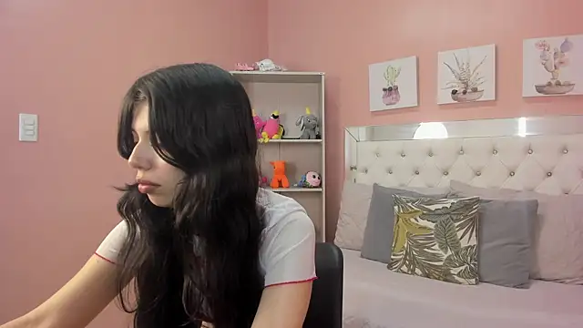 Sophie Copers online show from May 15, 7:45 pm
