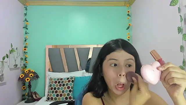 Snapshot of Sophie_Copers chatting on July 15, 8:38 pm Sophie Copers online show from July 15, 8:38 pm