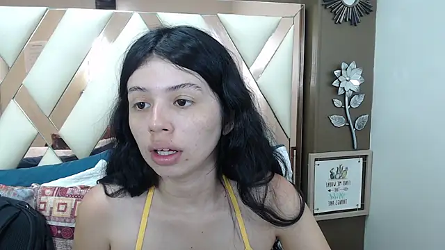 Snapshot of Sophie_Copers chatting on June 26, 7:20 pm Sophie Copers online show from June 26, 7:20 pm