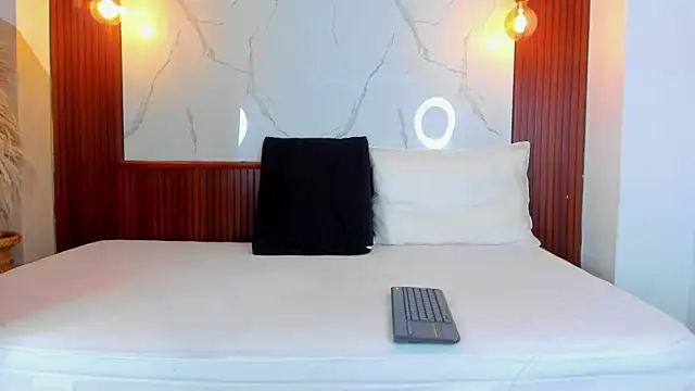 Eroticxcouple online show from April 30, 11:17 am