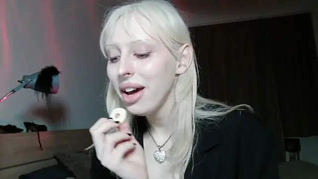 Sora100000 online show from April 12, 7:39 pm