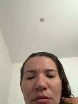 Snapshot of valery_fitt chatting on April 12, 1:14 pm valery fitt online show from April 12, 1:14 pm