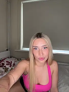 BlondeChiara online show from April 16, 6:19 pm