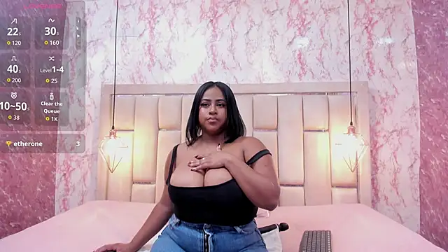 Luu Adams online show from May 2, 7:30 pm