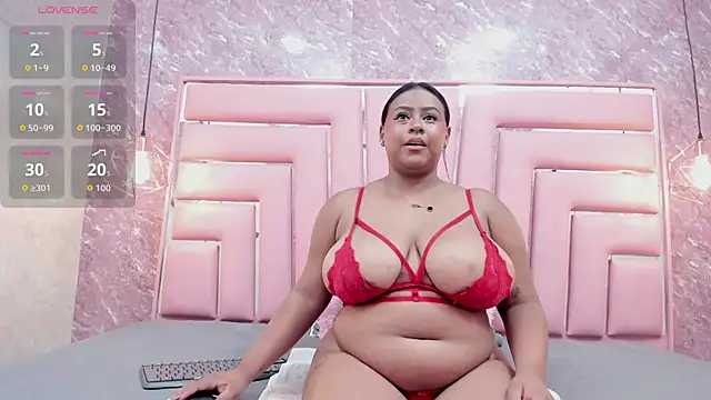 Luu Adams online show from May 18, 7:29 pm
